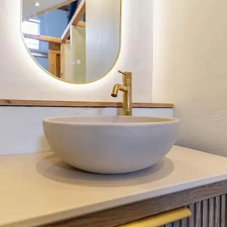 Luxe In Dijkboerderij Zuid-Beijerland