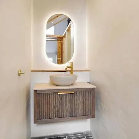 Luxe In Dijkboerderij Holiday home *