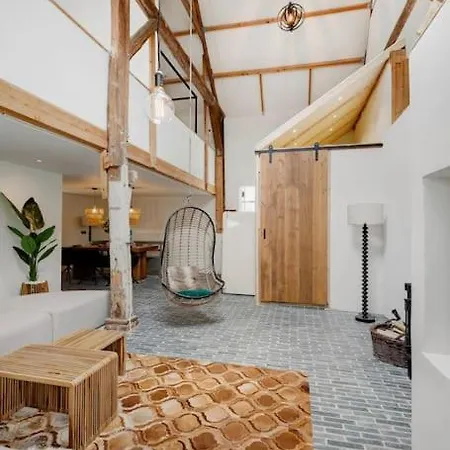 Luxe In Dijkboerderij Holiday home