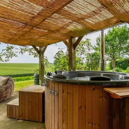 Luxe In Dijkboerderij Holiday home *